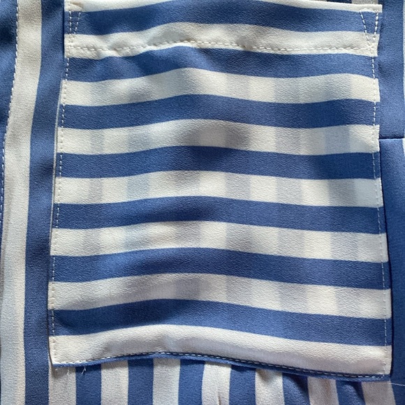 NWT A, BYER Sz M striped blouse with roll up sleeve and button tab rounded hem - Picture 4 of 8